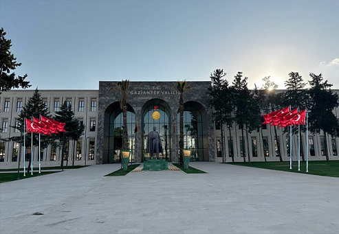 Gaziantep’in Simgesi Yer Değiştiriyor: Atatürk Heykeli İçin Titiz Operasyon